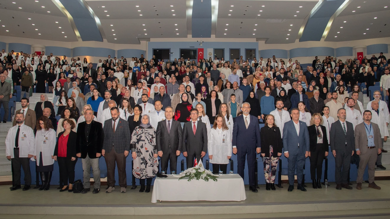 Geleceğin diş hekimleri, mesleğe ilk adımlarını attı